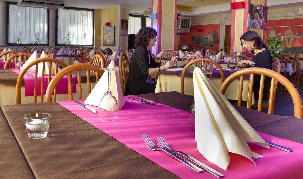 Hotel La Fenice Lignano Sabbiadoro Extérieur photo